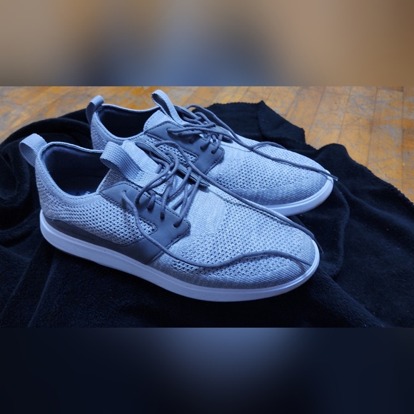 Travis Mathew Light Gray Knit Sneakers - Picture 1 of 2
